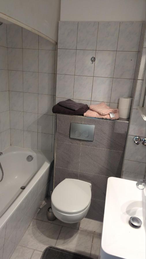 Werftstrasse 9A Apart otel Kiel Dış mekan fotoğraf