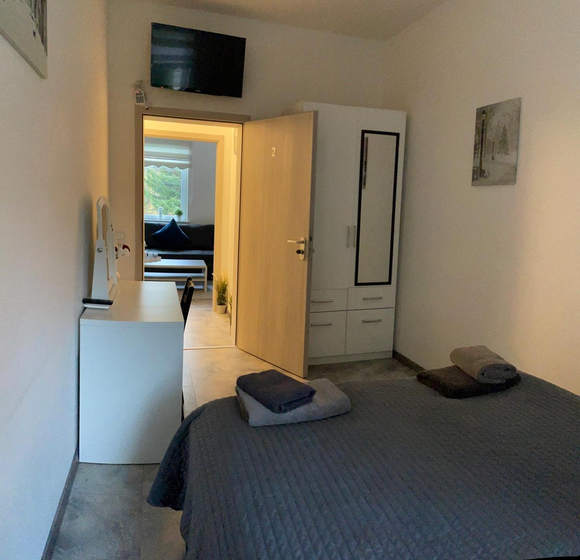 Werftstrasse 9A Apart otel Kiel Dış mekan fotoğraf
