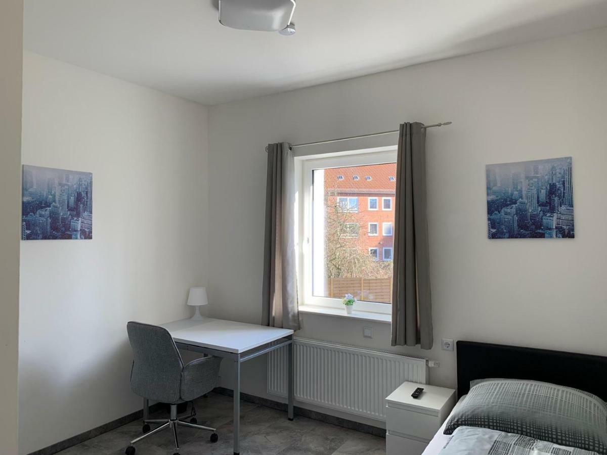 Werftstrasse 9A Apart otel Kiel Dış mekan fotoğraf